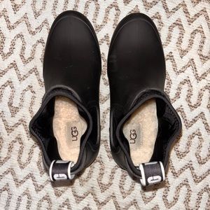 UGG RAIN BOOTS